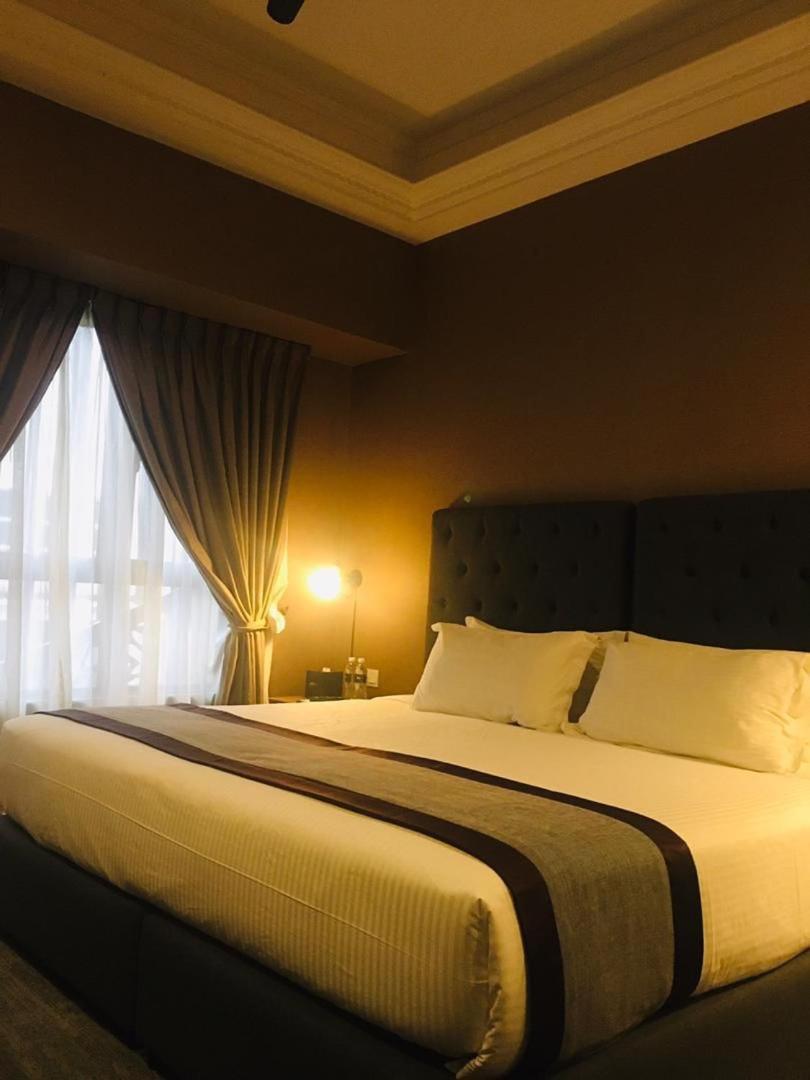 1969 Business Suites Bandar Botani, Ipoh Bagian luar foto