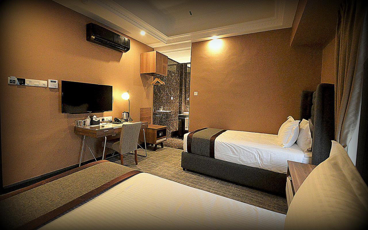 1969 Business Suites Bandar Botani, Ipoh Bagian luar foto